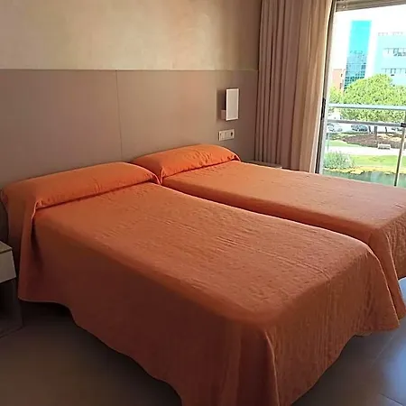 Marina Hotel 2*